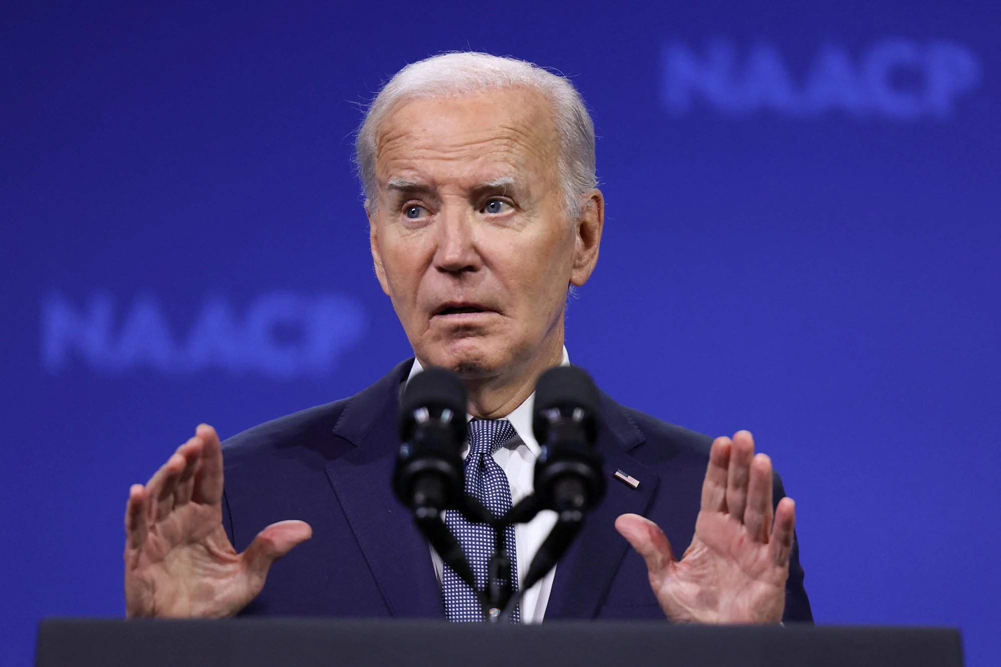 Biden nói ông có thể bỏ cuộc đua tổng thống nếu “tình trạng sức khỏe” không tốt